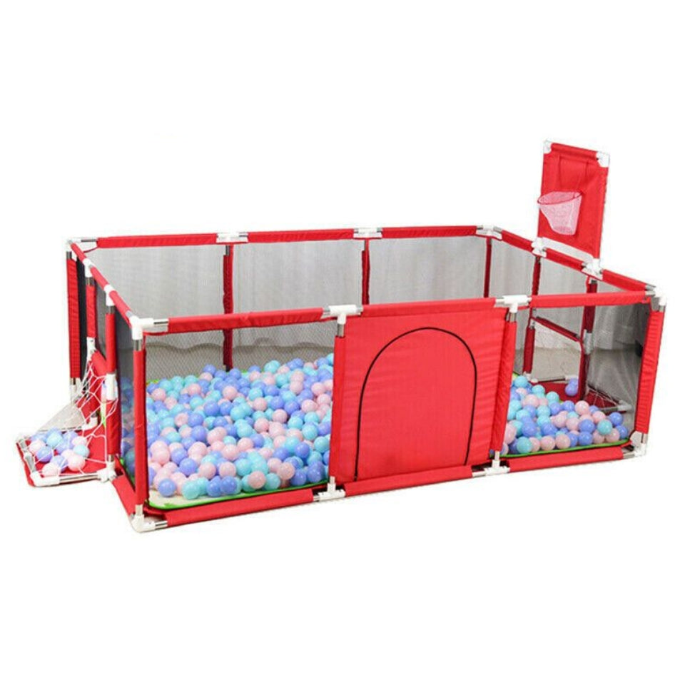 Corral de juegos con cancha